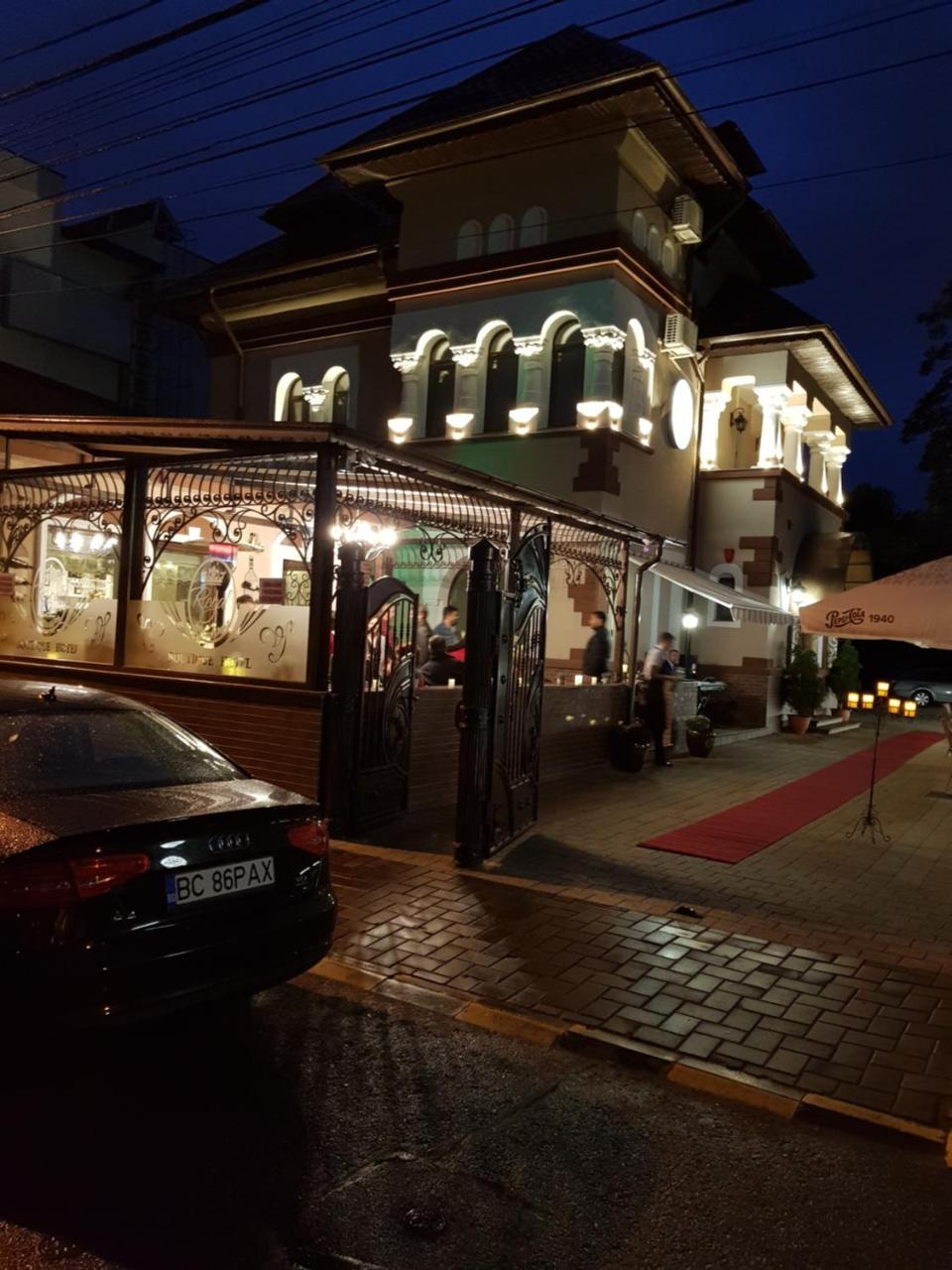 Vila Turistica Tosca Regal Hotell Bacău Exteriör bild