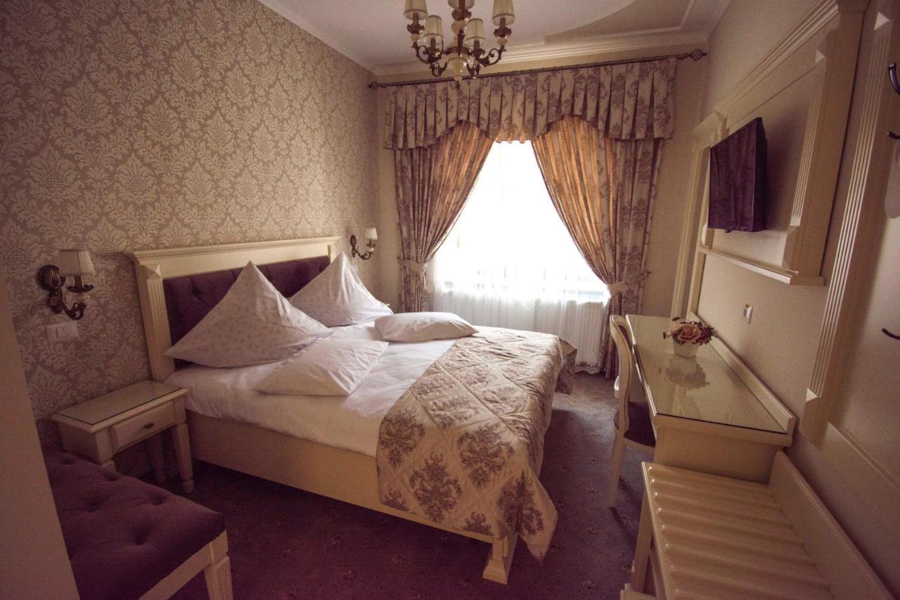 Vila Turistica Tosca Regal Hotell Bacău Exteriör bild