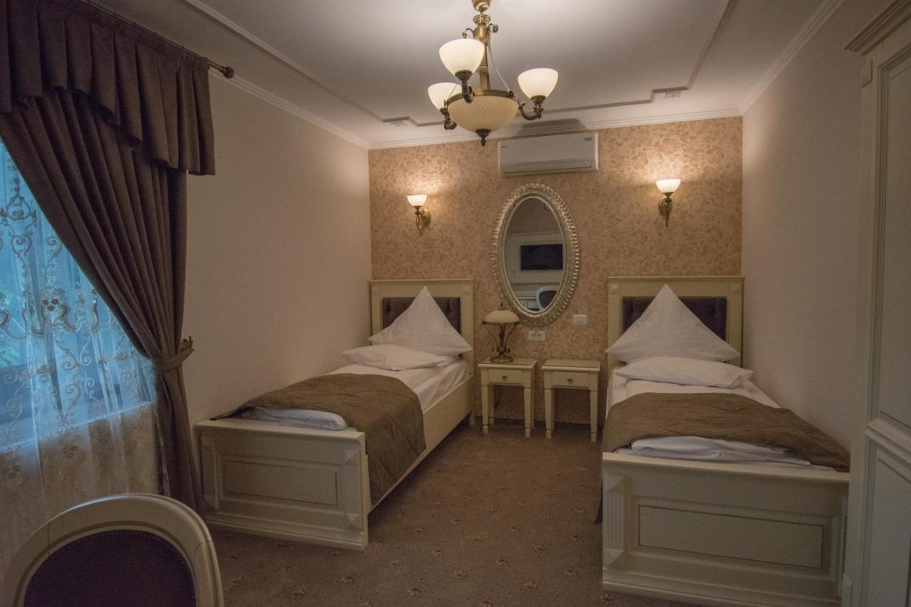 Vila Turistica Tosca Regal Hotell Bacău Exteriör bild