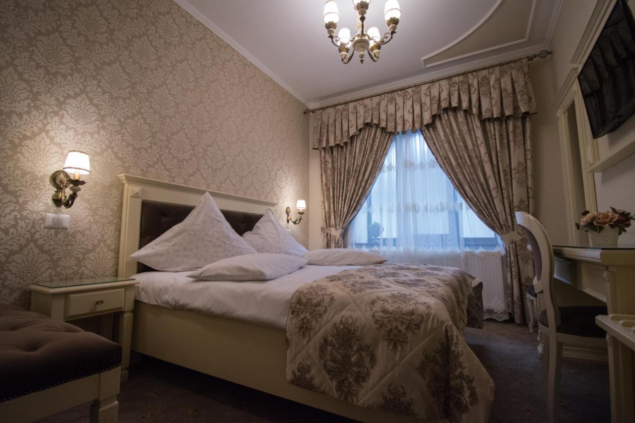 Vila Turistica Tosca Regal Hotell Bacău Exteriör bild